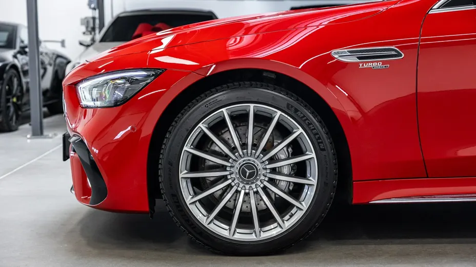 MERCEDES-BENZ AMG GT -