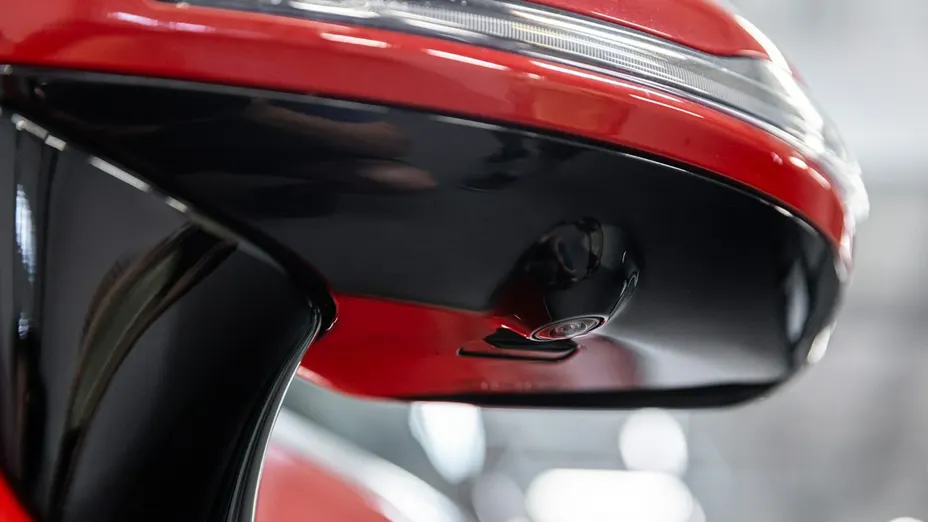 MERCEDES-BENZ AMG GT -