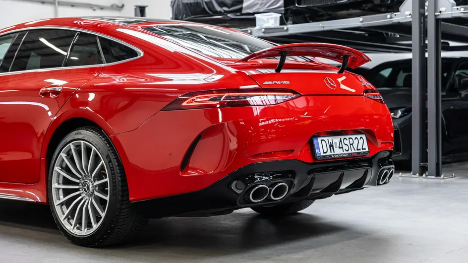 MERCEDES-BENZ AMG GT -
