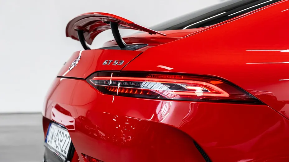 MERCEDES-BENZ AMG GT -