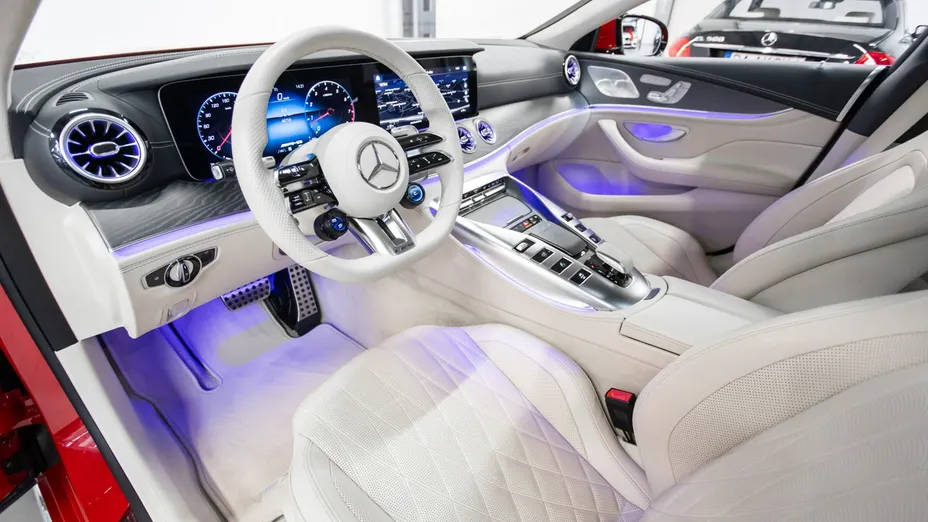 MERCEDES-BENZ AMG GT -