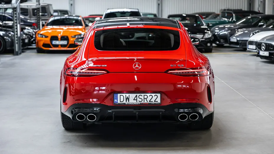 MERCEDES-BENZ AMG GT -