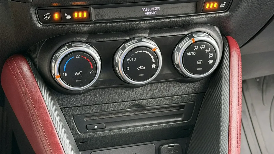 MAZDA CX-3 -