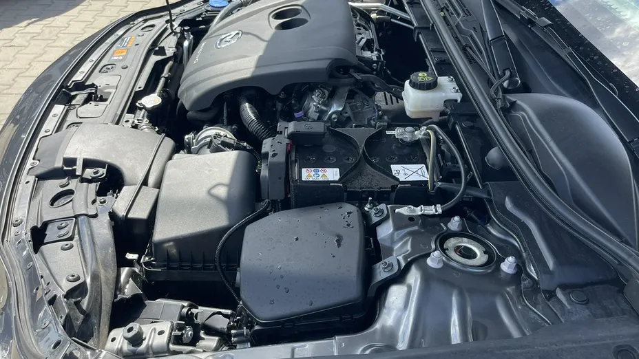 MAZDA 3 -