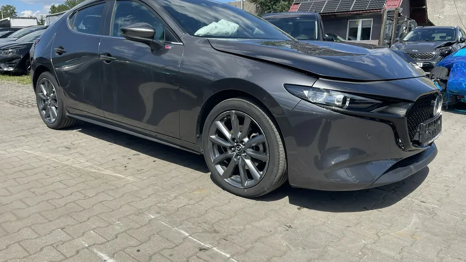 MAZDA 3 -