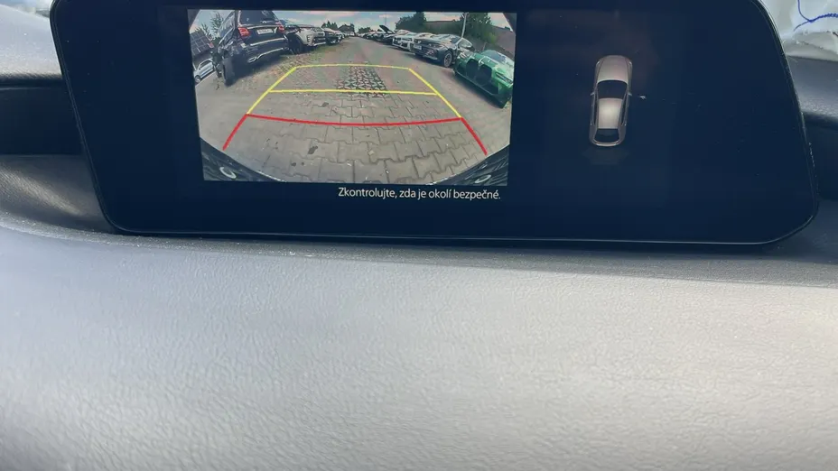 MAZDA 3 -