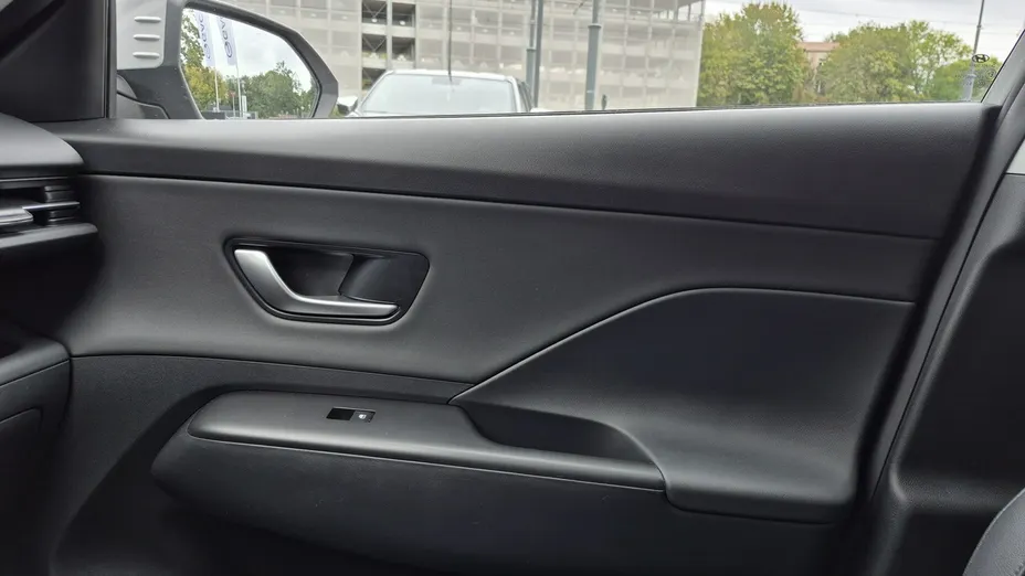 HYUNDAI Kona -