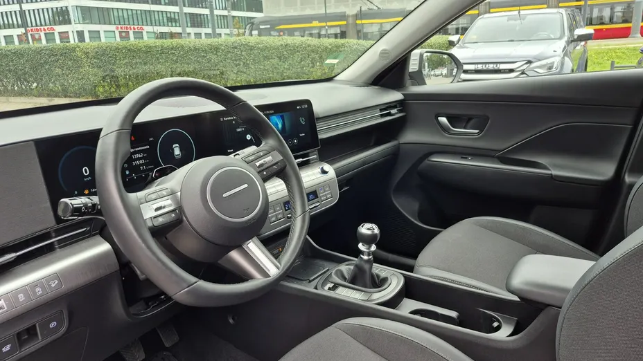 HYUNDAI Kona -