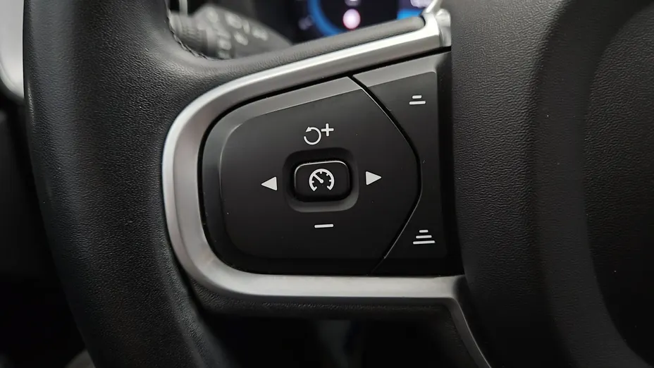 VOLVO XC60 -