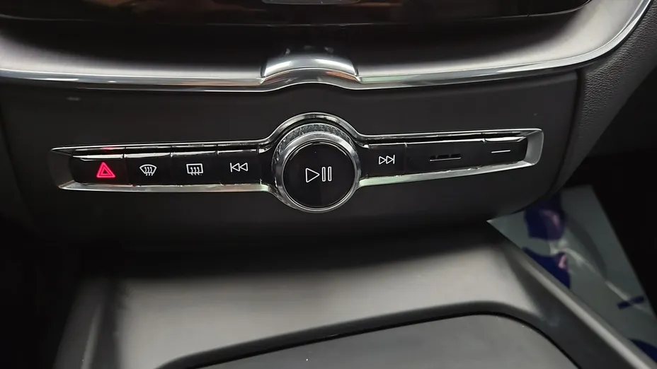 VOLVO XC60 -