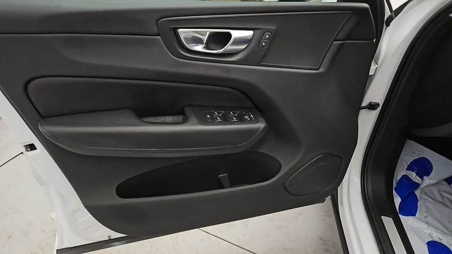 VOLVO XC60 -