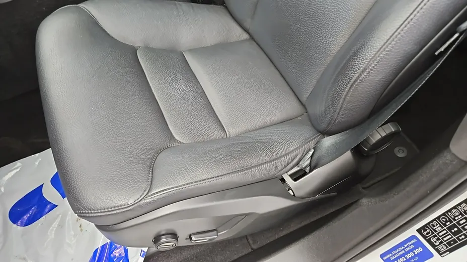 VOLVO XC60 -