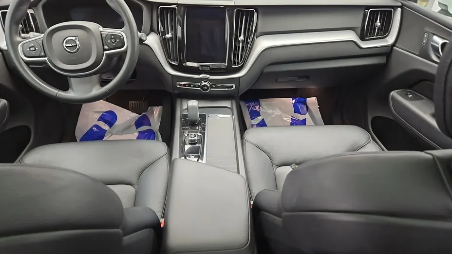 VOLVO XC60 -