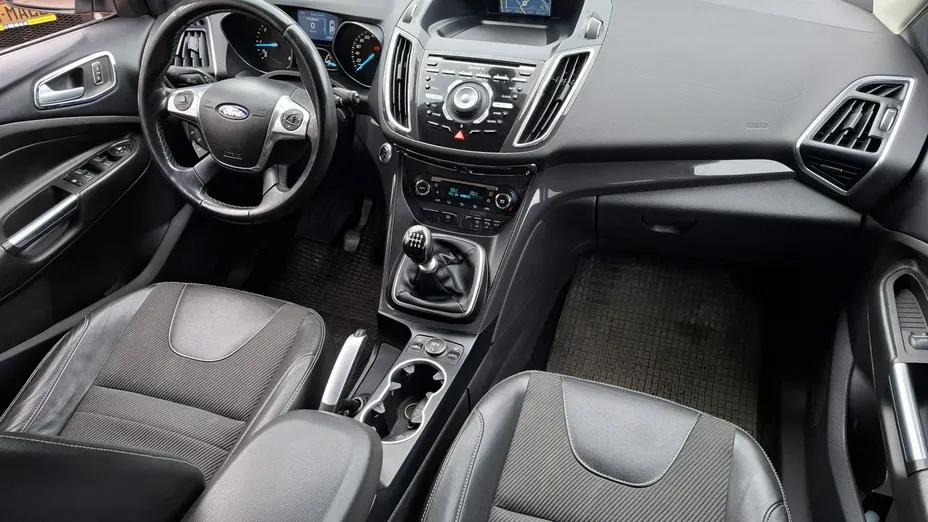 FORD Kuga -