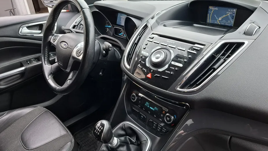 FORD Kuga -