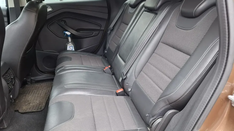 FORD Kuga -