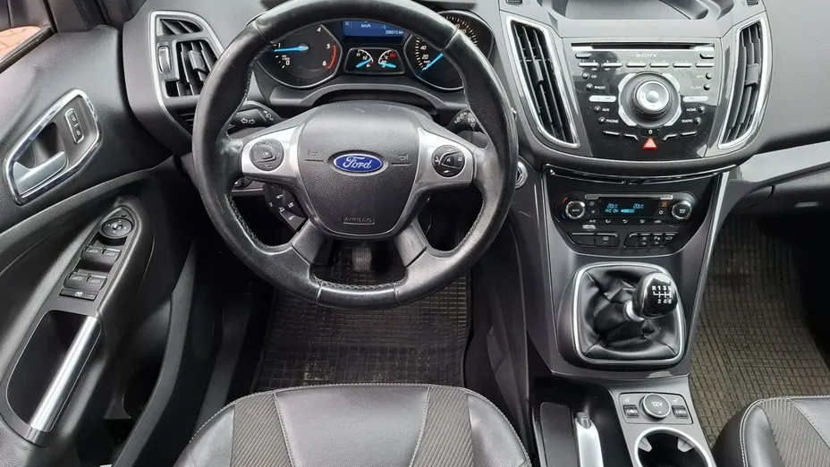FORD Kuga -
