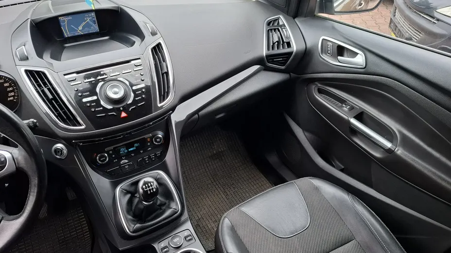 FORD Kuga -