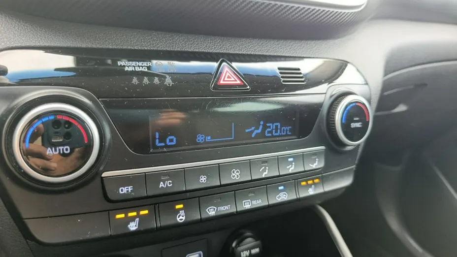 HYUNDAI Tucson -
