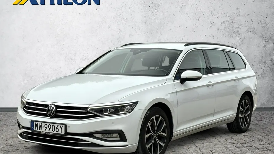 VOLKSWAGEN Passat -