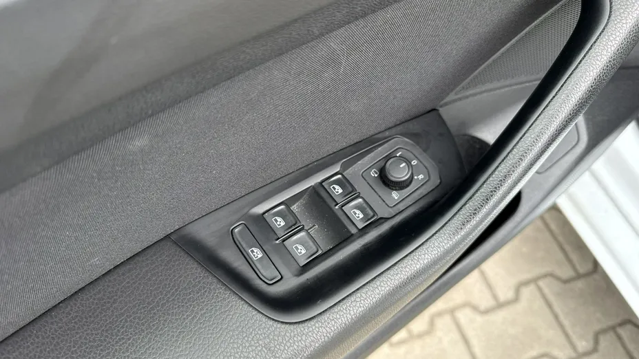 VOLKSWAGEN Passat -