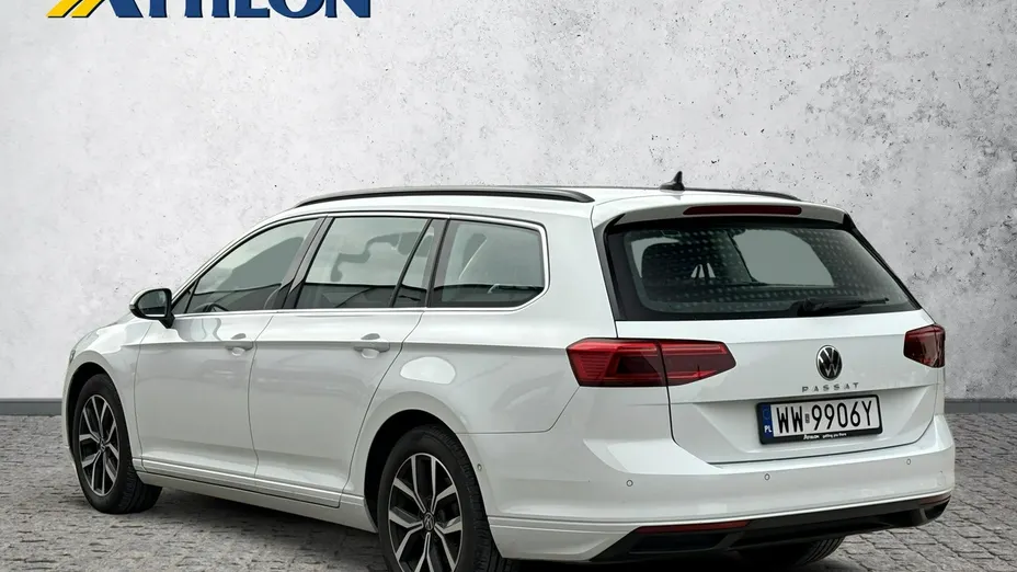 VOLKSWAGEN Passat -