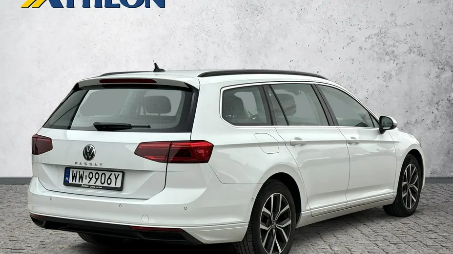VOLKSWAGEN Passat -