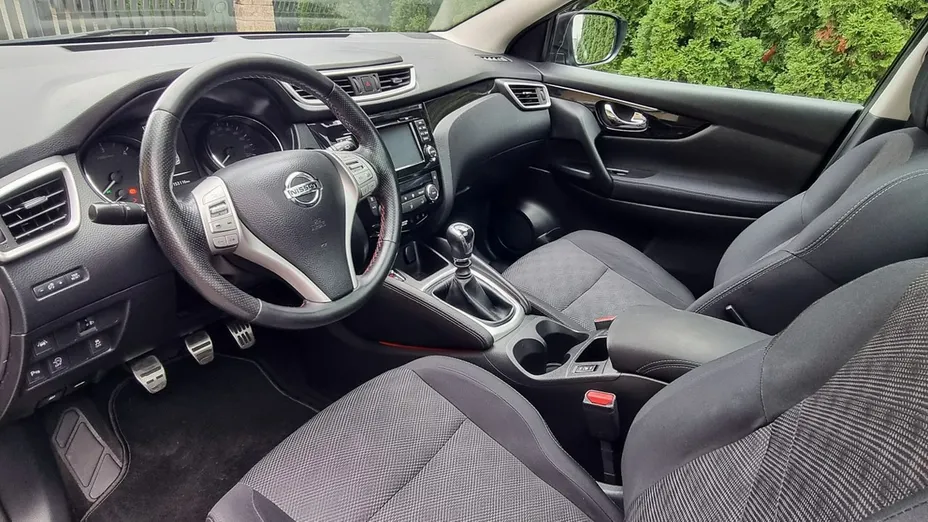NISSAN Qashqai -