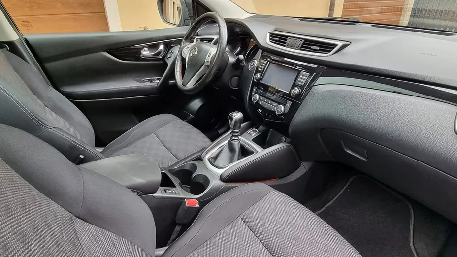 NISSAN Qashqai -