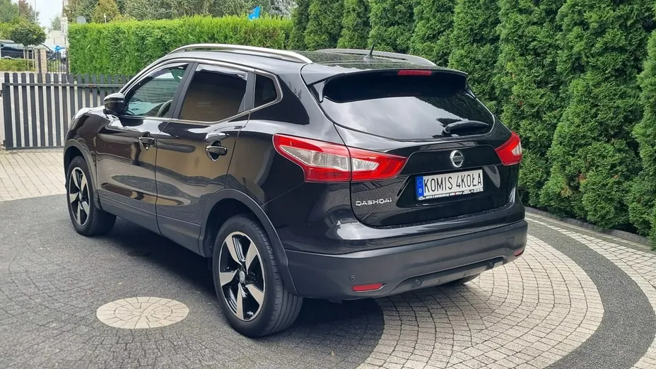 NISSAN Qashqai -