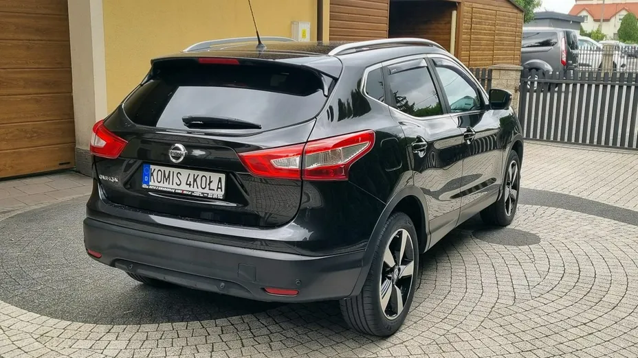 NISSAN Qashqai -