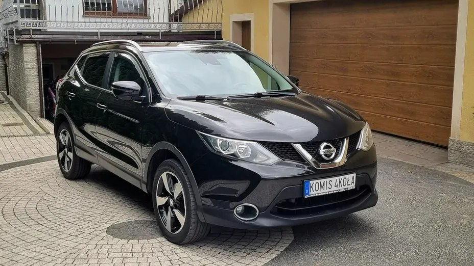 NISSAN Qashqai -