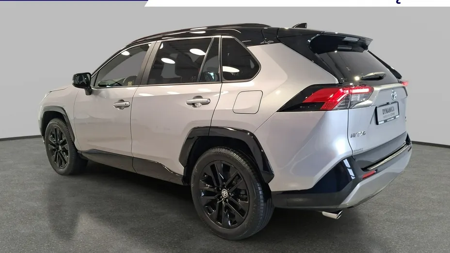 TOYOTA RAV4 -
