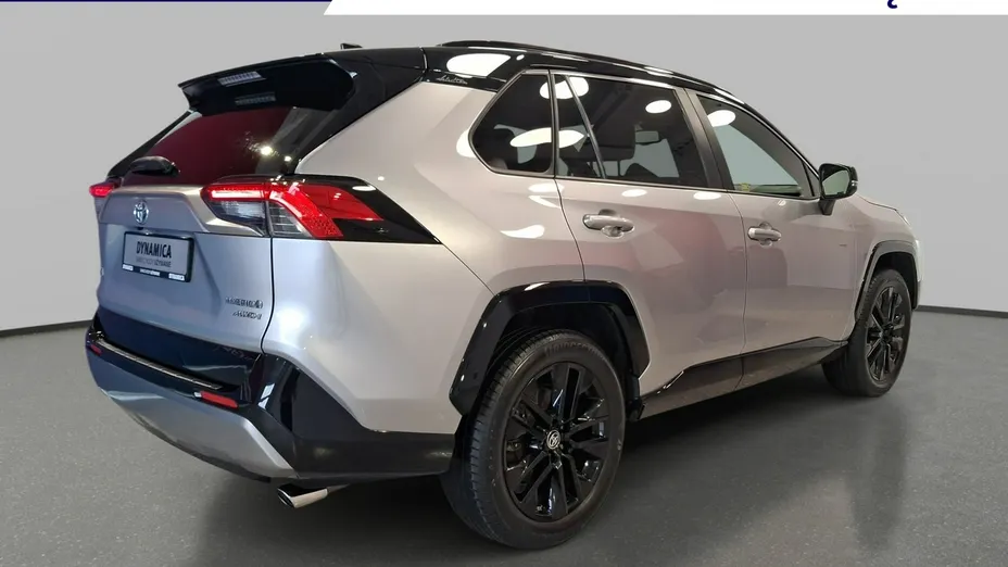 TOYOTA RAV4 -