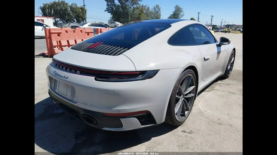 PORSCHE 911 -