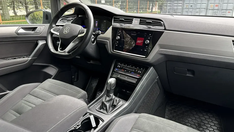 VOLKSWAGEN Touran -