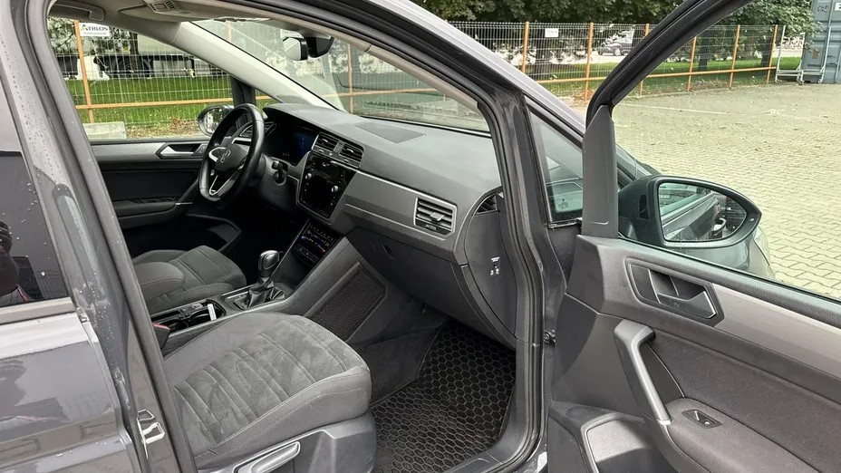 VOLKSWAGEN Touran -