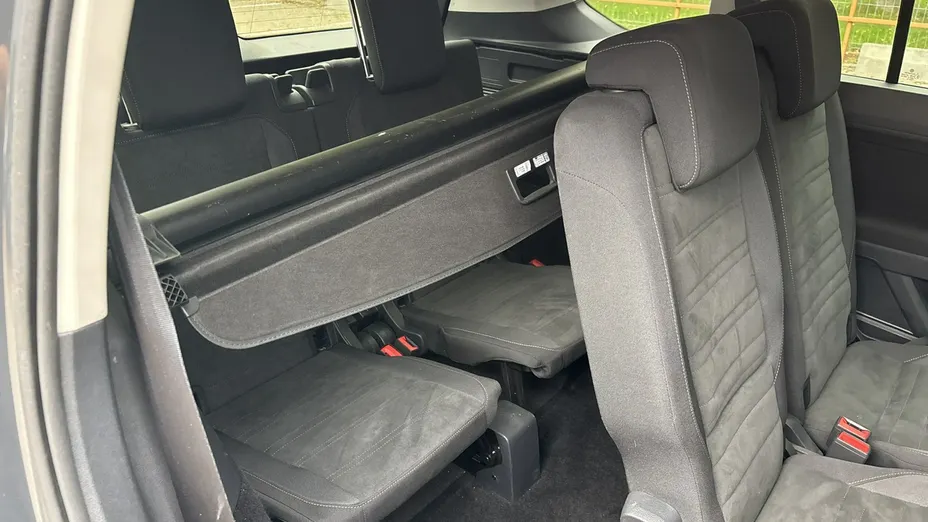 VOLKSWAGEN Touran -
