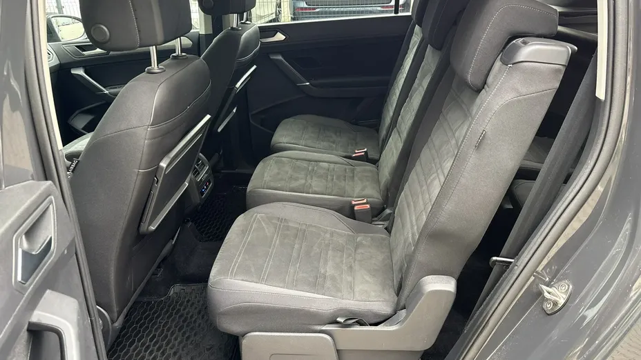 VOLKSWAGEN Touran -