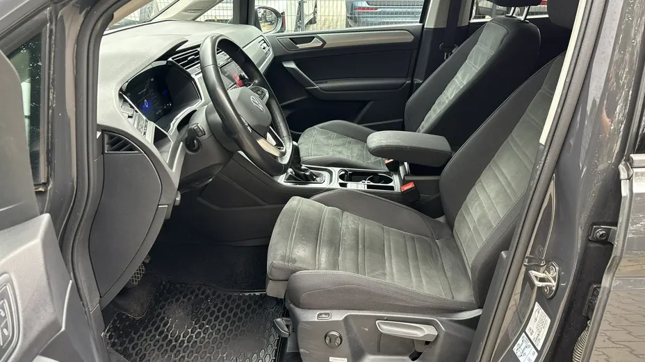 VOLKSWAGEN Touran -