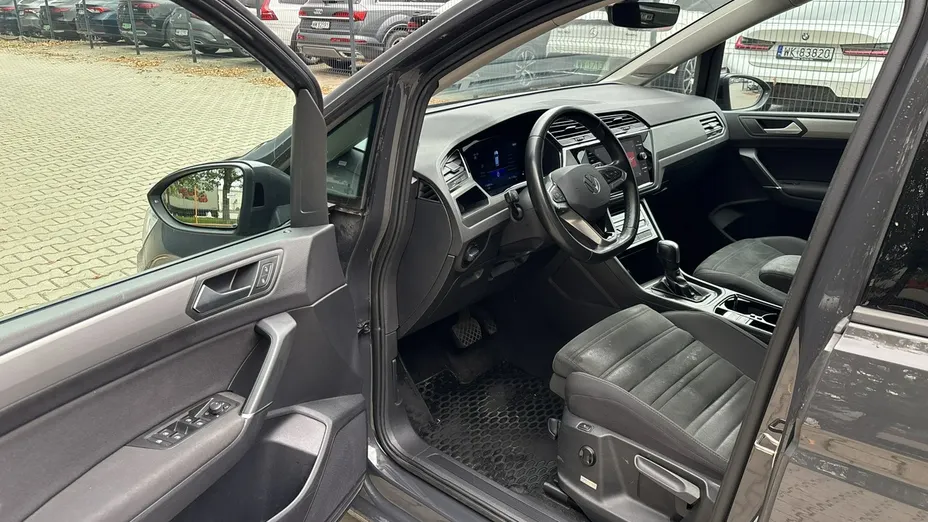 VOLKSWAGEN Touran -
