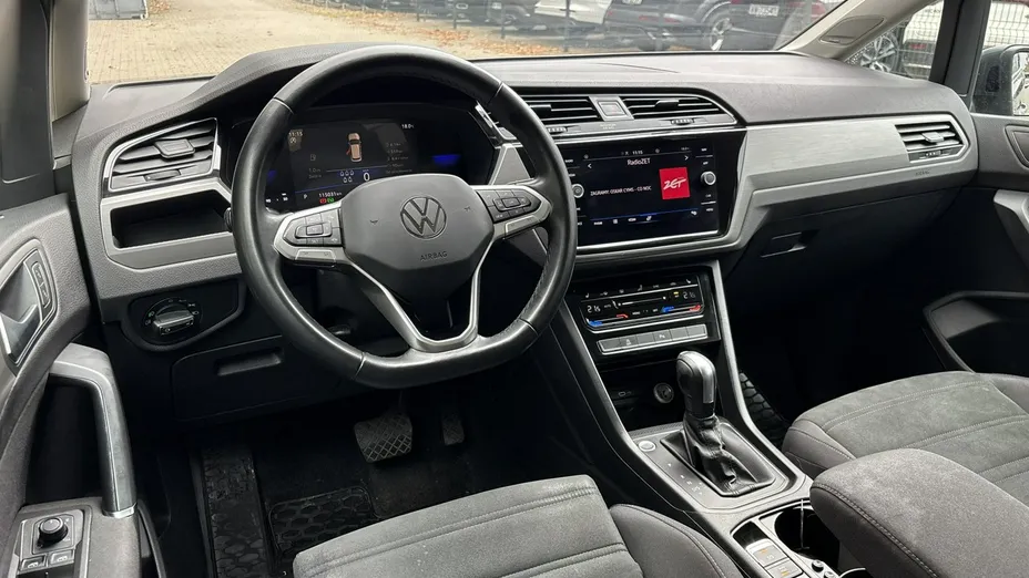 VOLKSWAGEN Touran -