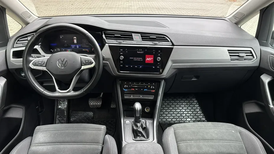 VOLKSWAGEN Touran -