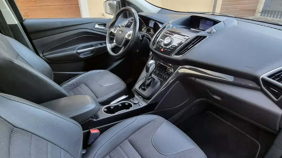 FORD Kuga -