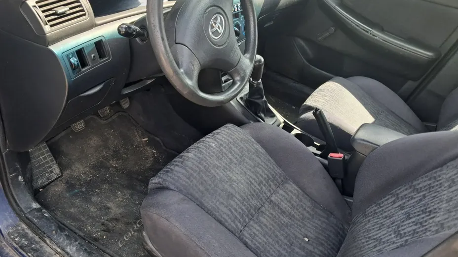 TOYOTA Corolla -