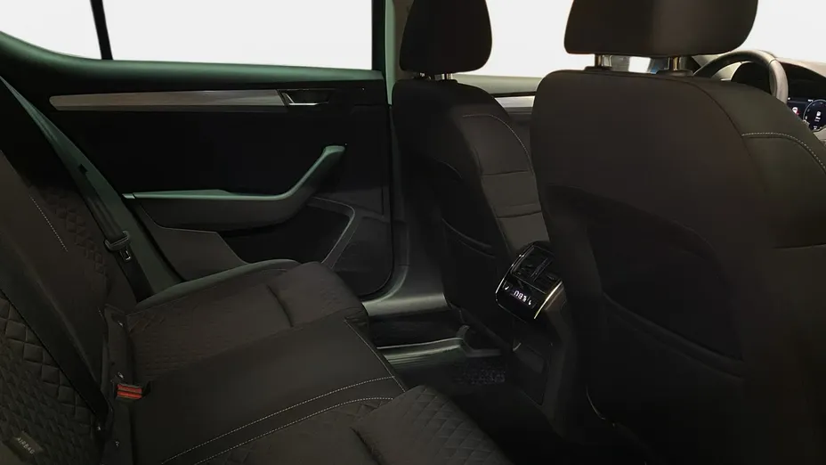 SKODA Superb -
