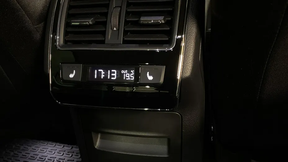 SKODA Superb -