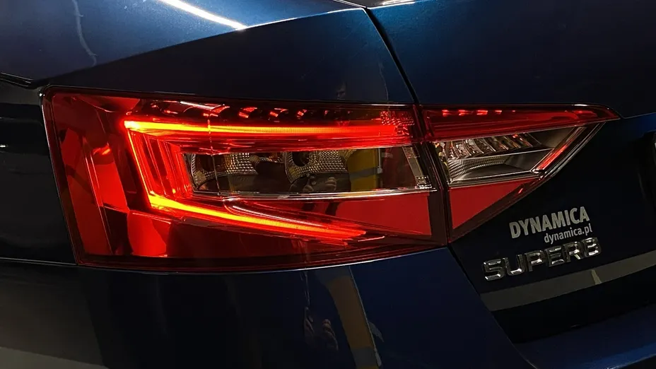 SKODA Superb -