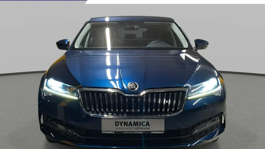 SKODA Superb -