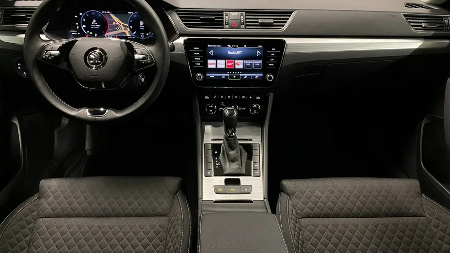 SKODA Superb -
